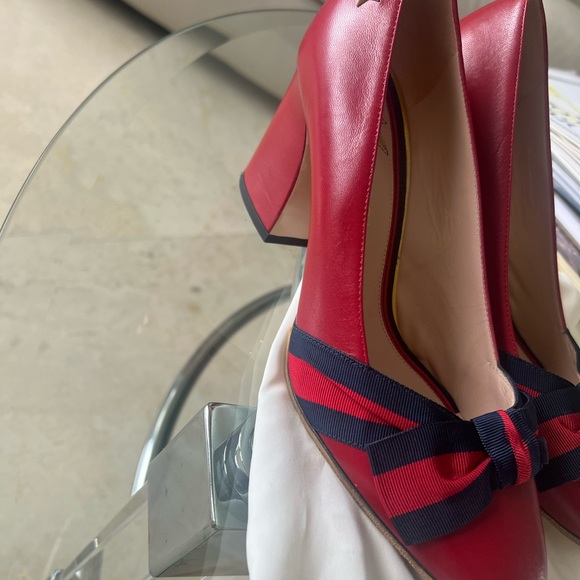 Red Gucci pump, like new:) - Picture 2 of 4